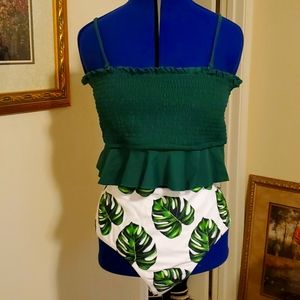 Gorgeous tropical swim suit nwt